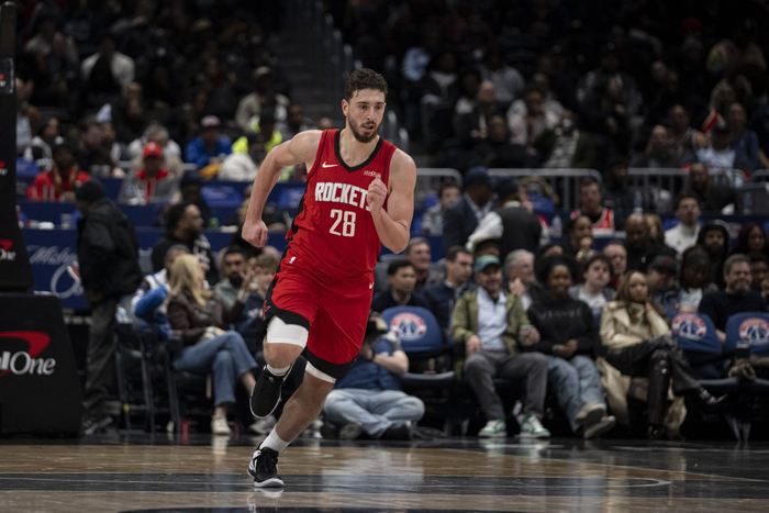 NBA焦点战：火箭再战湖人迎申京复出 全能中锋场均20+8+6强势回归